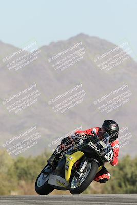 media/Dec-01-2025-Moto Forza (Mon) [[2daa91e15f]]/2-Intermediate Group/Session 2 Turn 9 Entry/